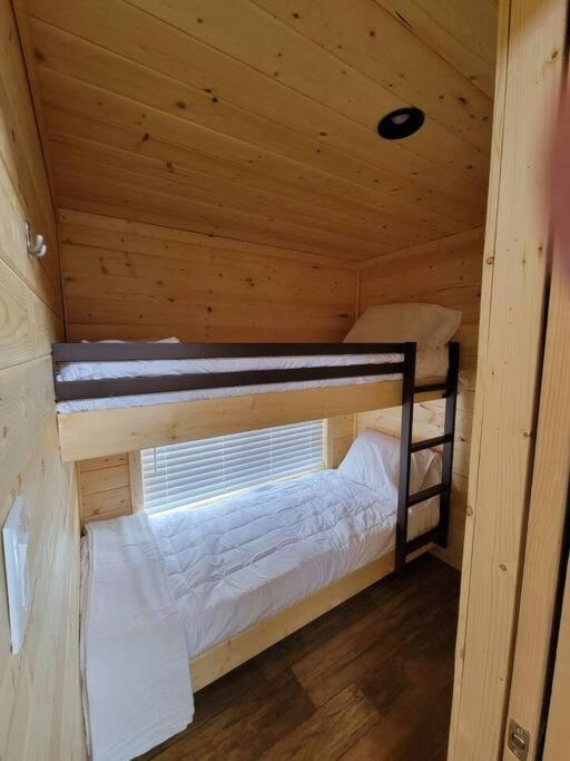 036 Tiny Nr Grand Canyon South Rim Sleeps 8 - Full Kitchen