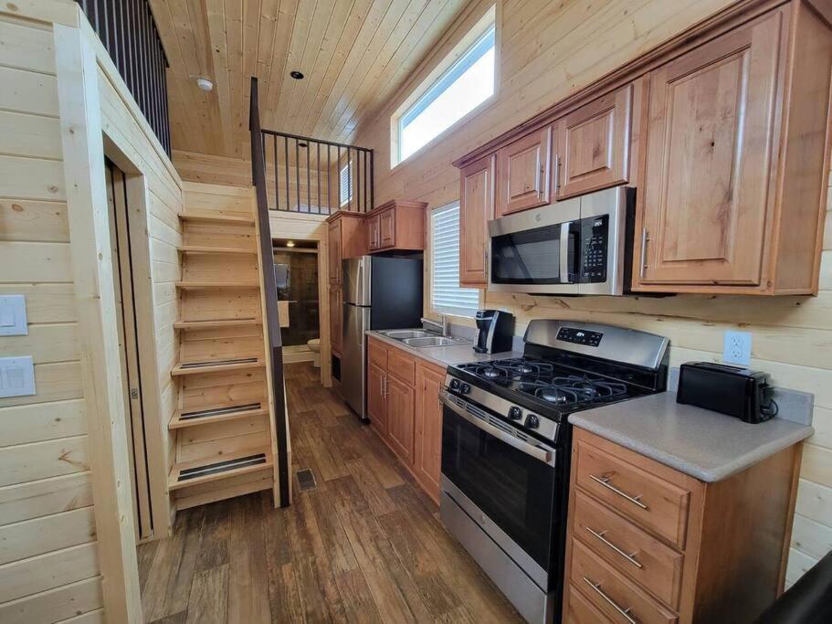 Chalet 036 Tiny Nr Grand Canyon South Rim Sleeps 8 - Full Kitchen *