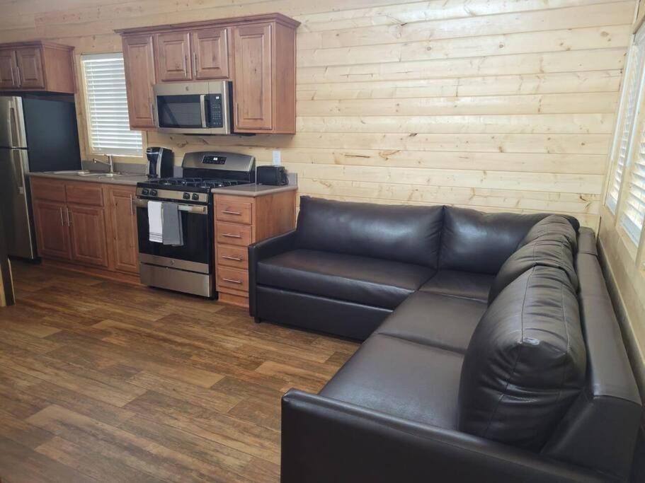 036 Tiny Nr Grand Canyon South Rim Sleeps 8 - Full Kitchen